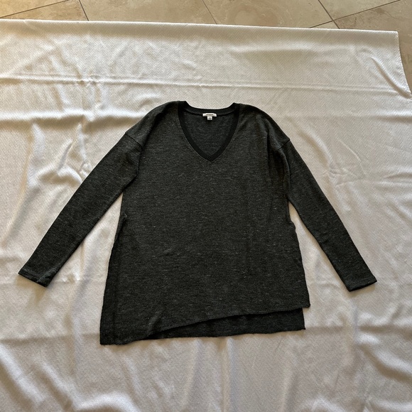 Wilfred Aritzia V Neck Sherbrooke Sweater, Size XS, Green - Picture 6 of 14
